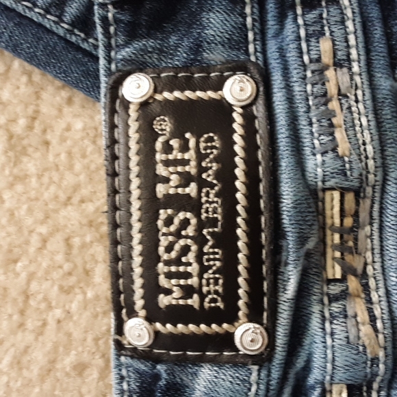 Miss Me Capri - Picture 3 of 13